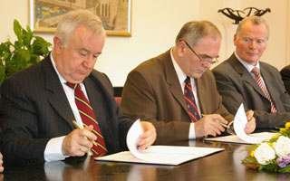 Potvrđena suradnja HEP-a i Petrokemije 