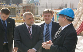 President Mesić on the building site of Lešće hydro power plant