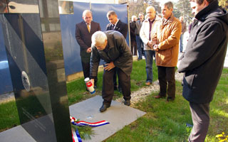 "Navik on živi ki zgine pošteno"