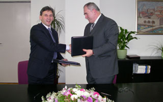 Contract between HEP and Elektroprivreda HZ Herceg Bosna
