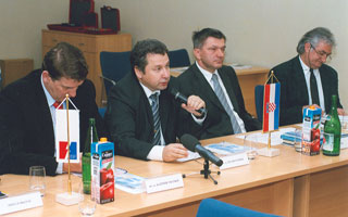 Working meeting with consumer representatives
