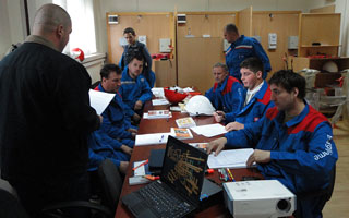 Obuka slovenskih elektromontera za rad pod naponom 