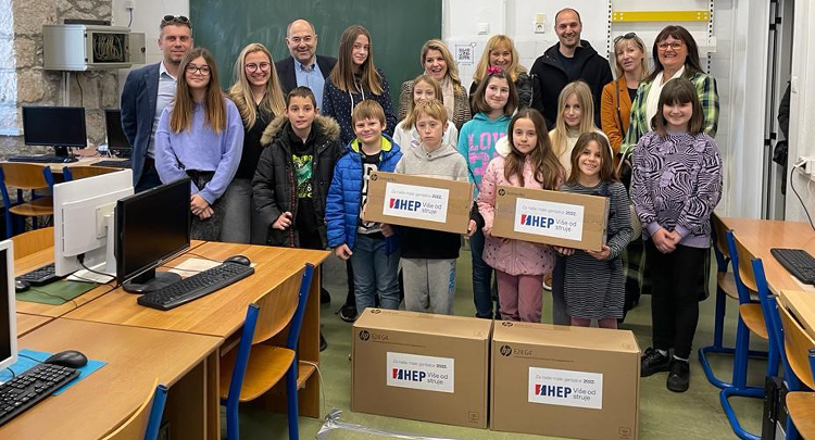 HEP darovao računala osnovnim školama u Dalmaciji 